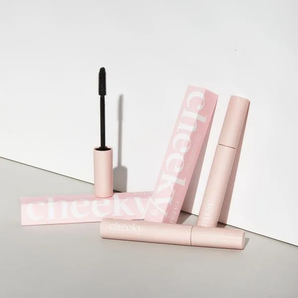 PAESE Cheeky - black mascara with lift up effect 9ml